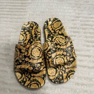 Versace barocco kids slides sandals size 7